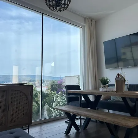 Vila Sofrania- Panoramic Views, Pool, Hot Tub, Location! *