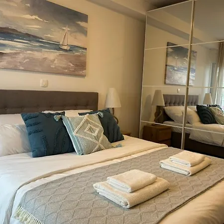 Vila Sofrania- Panoramic Views, Pool, Hot Tub, Location!