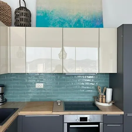 Sofrania- Panoramic Views, Pool, Hot Tub, Location!