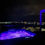Sofrania- Panoramic Views, Pool, Hot Tub, Location! Willa
