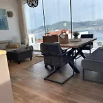 Sofrania- Panoramic Views, Pool, Hot Tub, Location! Willa