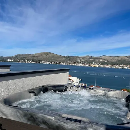 Sofrania- Panoramic Views, Pool, Hot Tub, Location! 别墅 特罗吉尔
