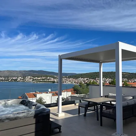 Sofrania- Panoramic Views, Pool, Hot Tub, Location! Villa *