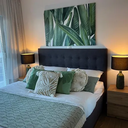 Sofrania- Panoramic Views, Pool, Hot Tub, Location! Willa *