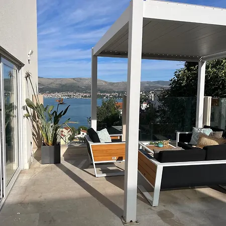 فيلة Sofrania- Panoramic Views, Pool, Hot Tub, Location! *