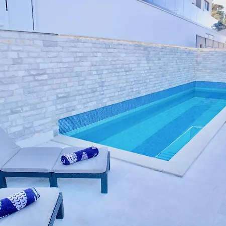 Sofrania- Panoramic Views, Pool, Hot Tub, Location! *