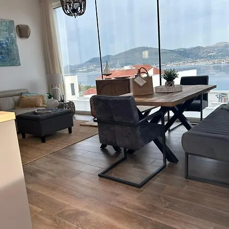Sofrania- Panoramic Views, Pool, Hot Tub, Location! فيلة