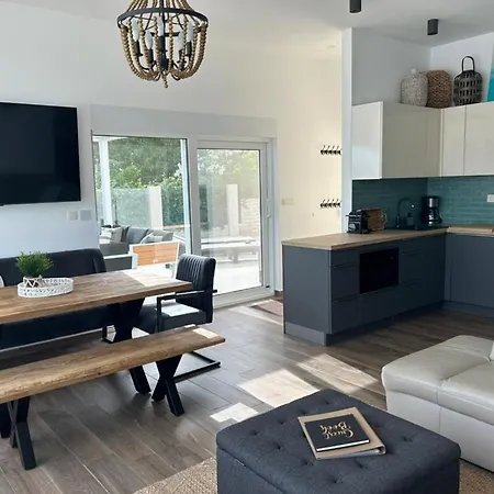 Sofrania- Panoramic Views, Pool, Hot Tub, Location! *