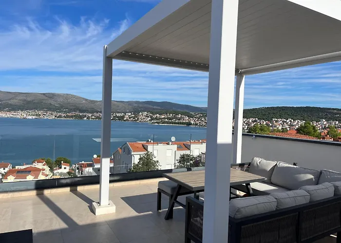 Sofrania- Panoramic Views, Pool, Hot Tub, Location! Trogir