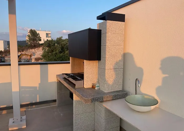 Sofrania- Panoramic Views, Pool, Hot Tub, Location! Willa