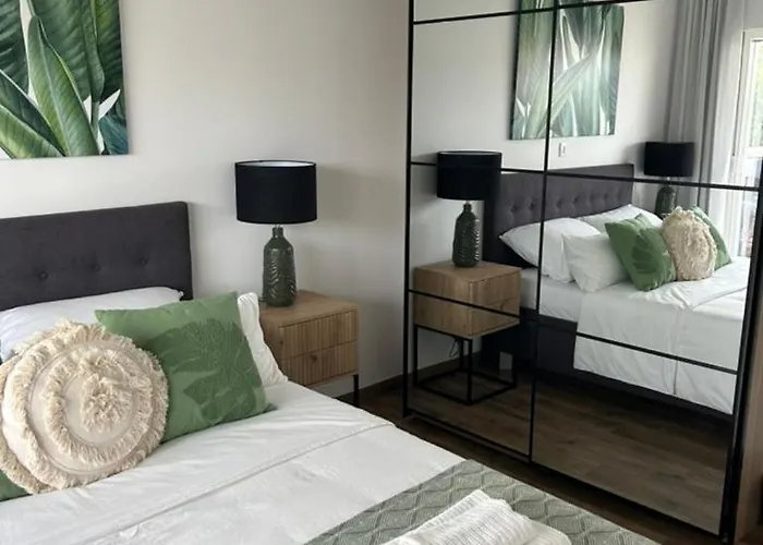 Sofrania- Panoramic Views, Pool, Hot Tub, Location! *