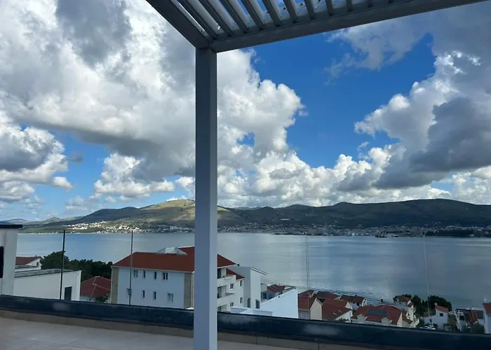 Sofrania- Panoramic Views, Pool, Hot Tub, Location! Willa Trogir