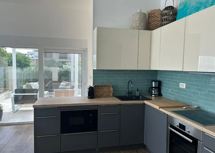 Sofrania- Panoramic Views, Pool, Hot Tub, Location! *