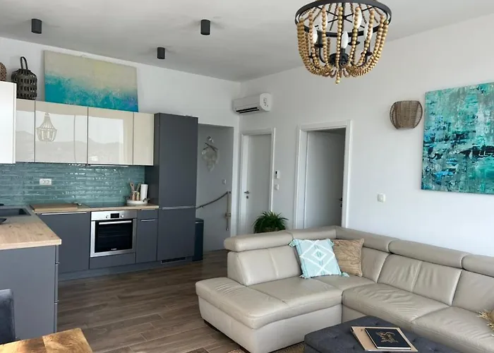 Sofrania- Panoramic Views, Pool, Hot Tub, Location! Trogir