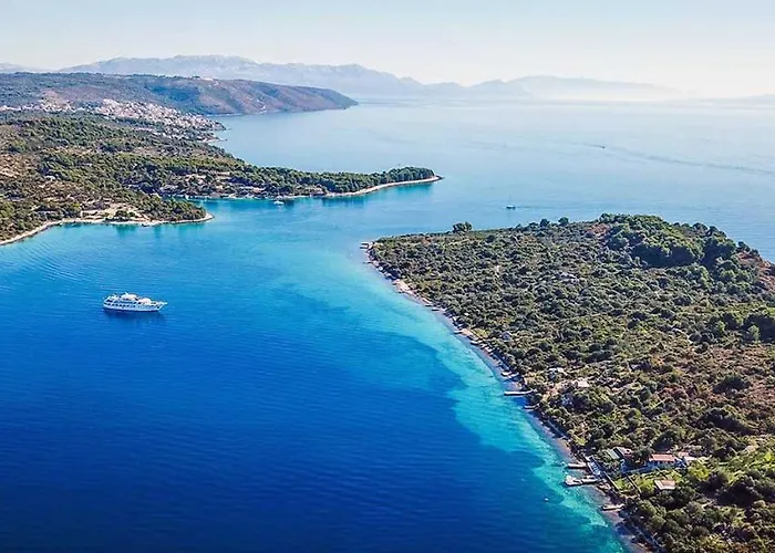 Sofrania- Panoramic Views, Pool, Hot Tub, Location! Willa *