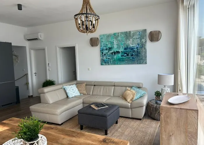 Willa Sofrania- Panoramic Views, Pool, Hot Tub, Location! *