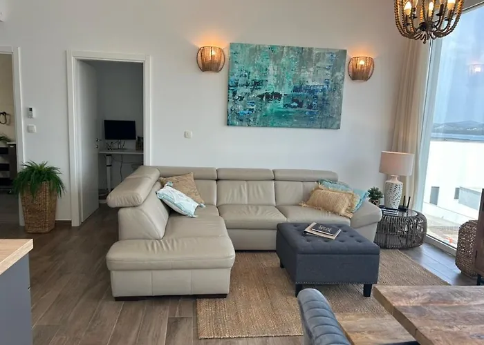 Willa Sofrania- Panoramic Views, Pool, Hot Tub, Location! Trogir