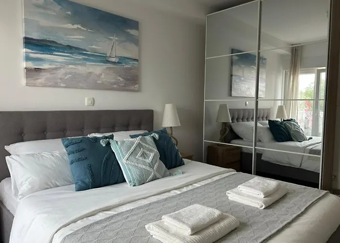 Sofrania- Panoramic Views, Pool, Hot Tub, Location! Willa *