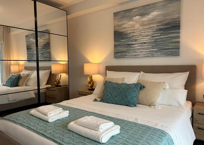 Willa Sofrania- Panoramic Views, Pool, Hot Tub, Location! Trogir