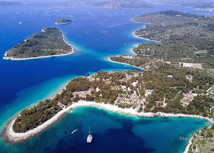 Sofrania- Panoramic Views, Pool, Hot Tub, Location! *