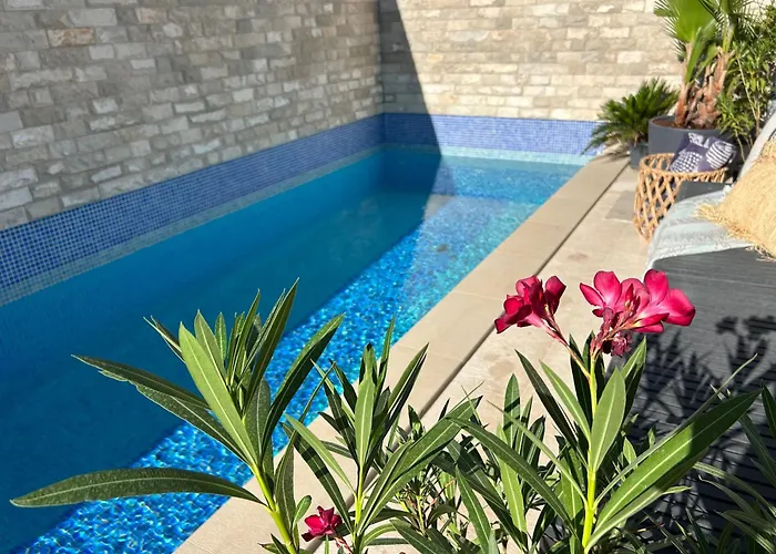 Sofrania- Panoramic Views, Pool, Hot Tub, Location! Willa Trogir