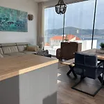 Sofrania- Panoramic Views, Pool, Hot Tub, Location! * Traù