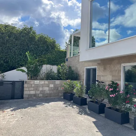 ヴィラ Sofrania- Panoramic Views, Pool, Hot Tub, Location! トロギール