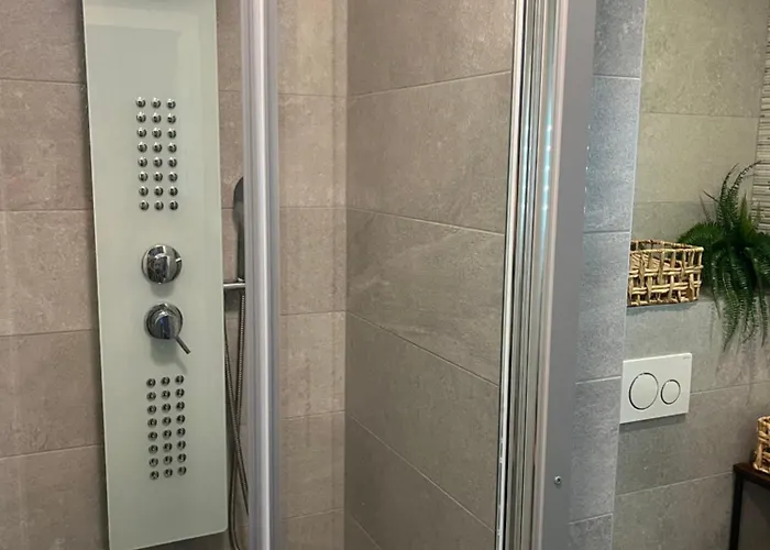 Sofrania- Panoramic Views, Pool, Hot Tub, Location! トロギール