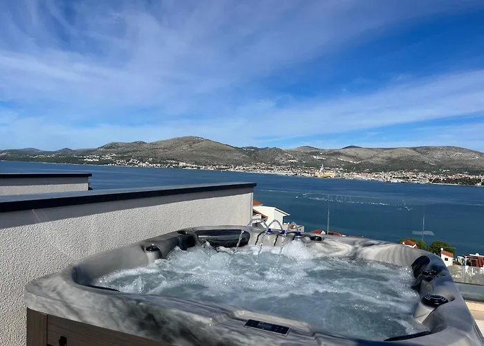 Sofrania- Panoramic Views, Pool, Hot Tub, Location! ヴィラ トロギール