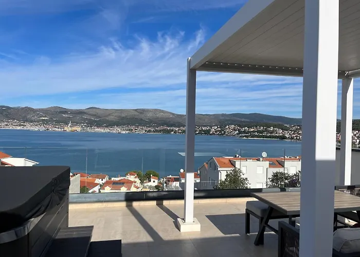 Sofrania- Panoramic Views, Pool, Hot Tub, Location! *