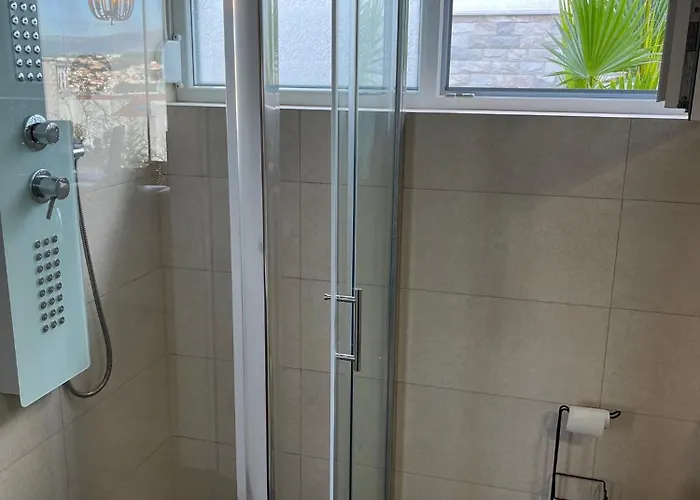 Sofrania- Panoramic Views, Pool, Hot Tub, Location! * トロギール