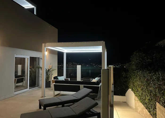 Sofrania- Panoramic Views, Pool, Hot Tub, Location! ヴィラ トロギール