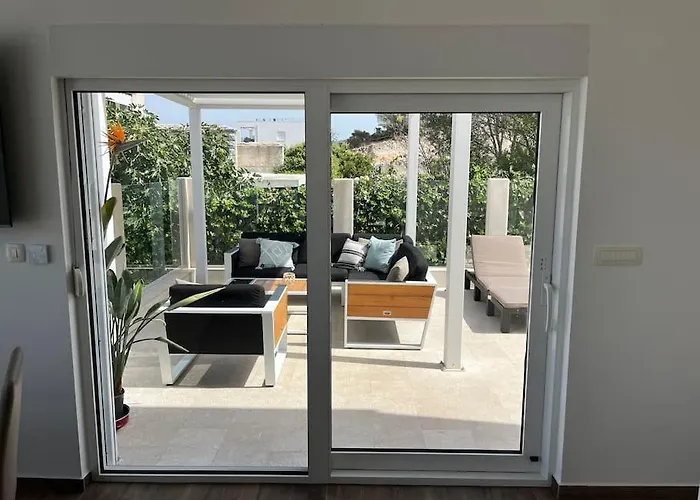 Sofrania- Panoramic Views, Pool, Hot Tub, Location! トロギール