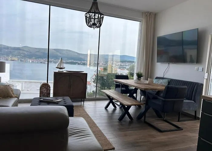 Sofrania- Panoramic Views, Pool, Hot Tub, Location! * トロギール