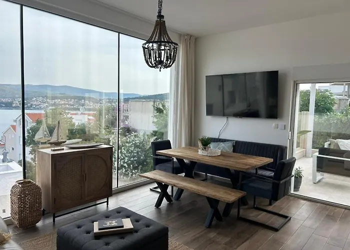 ヴィラ Sofrania- Panoramic Views, Pool, Hot Tub, Location! *