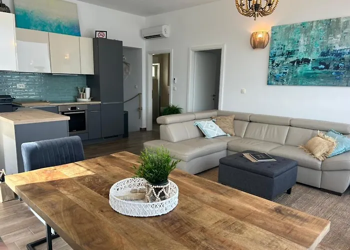 ヴィラ Sofrania- Panoramic Views, Pool, Hot Tub, Location! トロギール