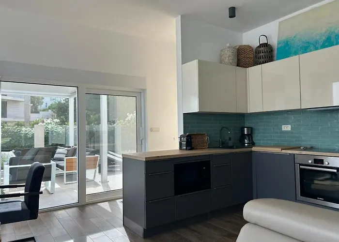 Sofrania- Panoramic Views, Pool, Hot Tub, Location! トロギール